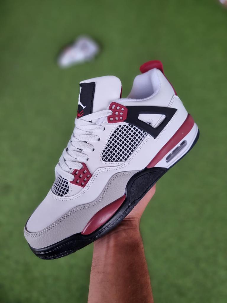 JORDAN 4 RETRO