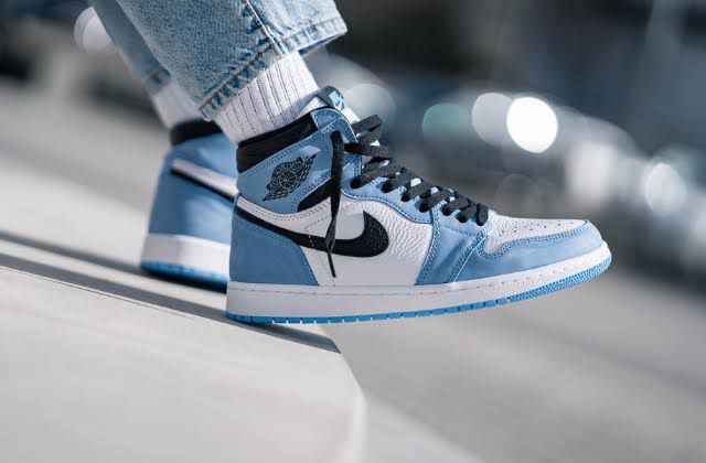 JORDAN 1 AZULES